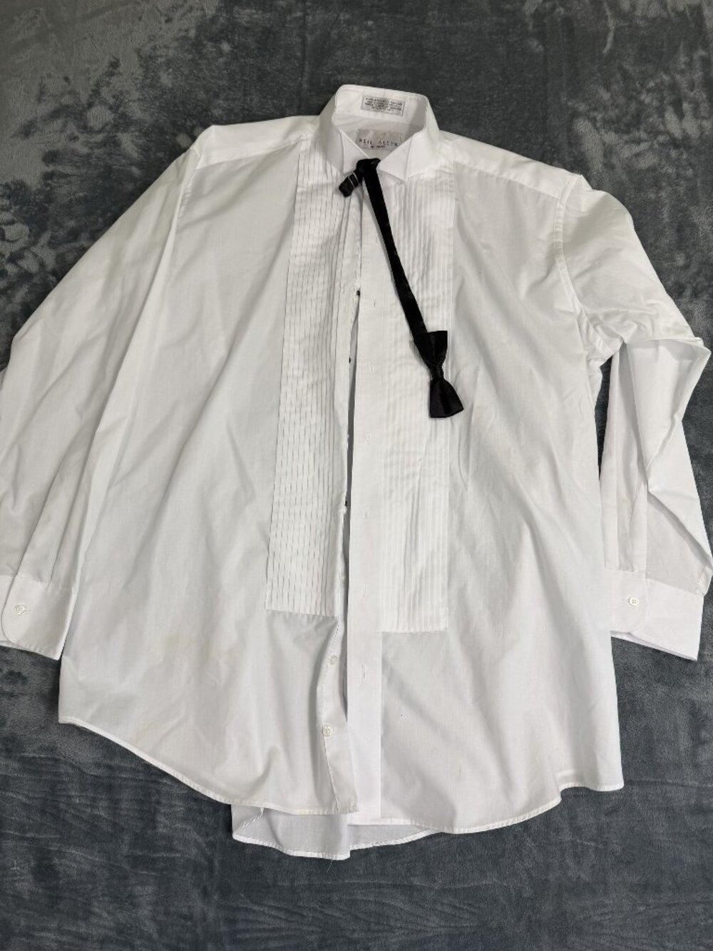 Neil Allyn Mens White Tuxedo Shirt XL 34/35 Pleated Front With Black Bow Tie